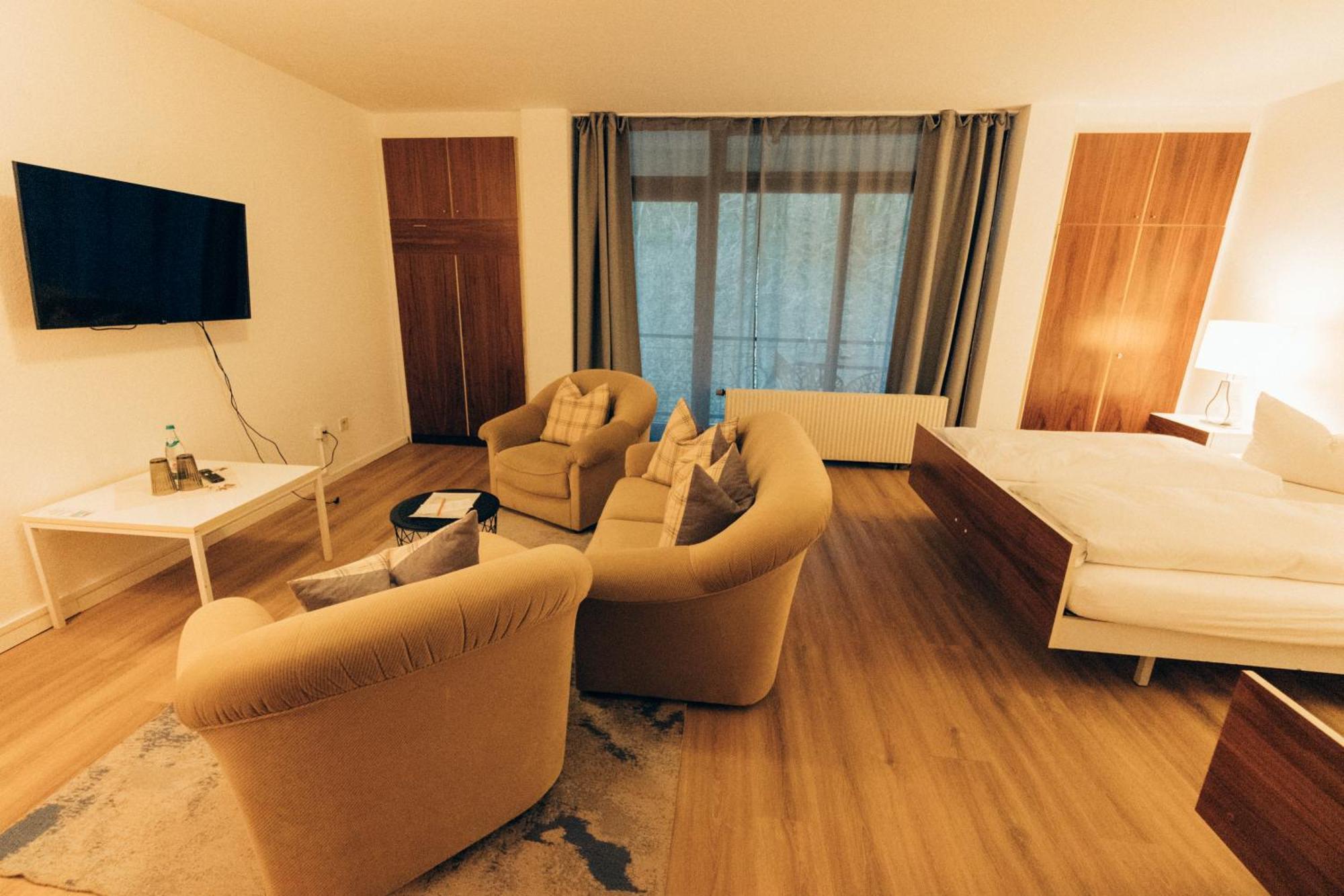 Egloffstein Gasthof Hotel Zur Post מראה חיצוני תמונה
